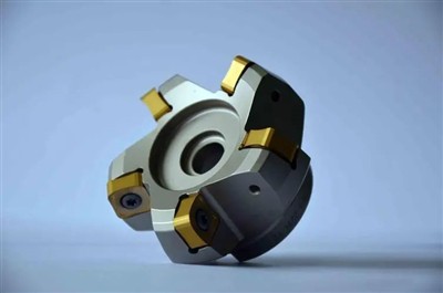 Velocità della fresa di superficie e avanzamento